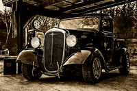 Retro DX Gas Station & Classic Cars